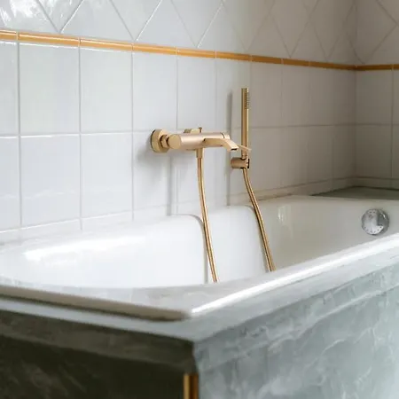 住宿加早餐酒店 Chambre D'hotes Insolite Lit Rond Proche Avignon Orange - Chateau De Sienne Piscine Riviere Chusclan