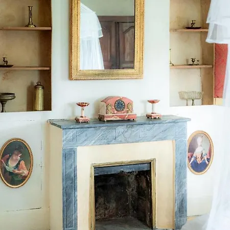 Chambre D'hotes Insolite Lit Rond Proche Avignon Orange - Chateau De Sienne Piscine Riviere Bed & Breakfast Chusclan